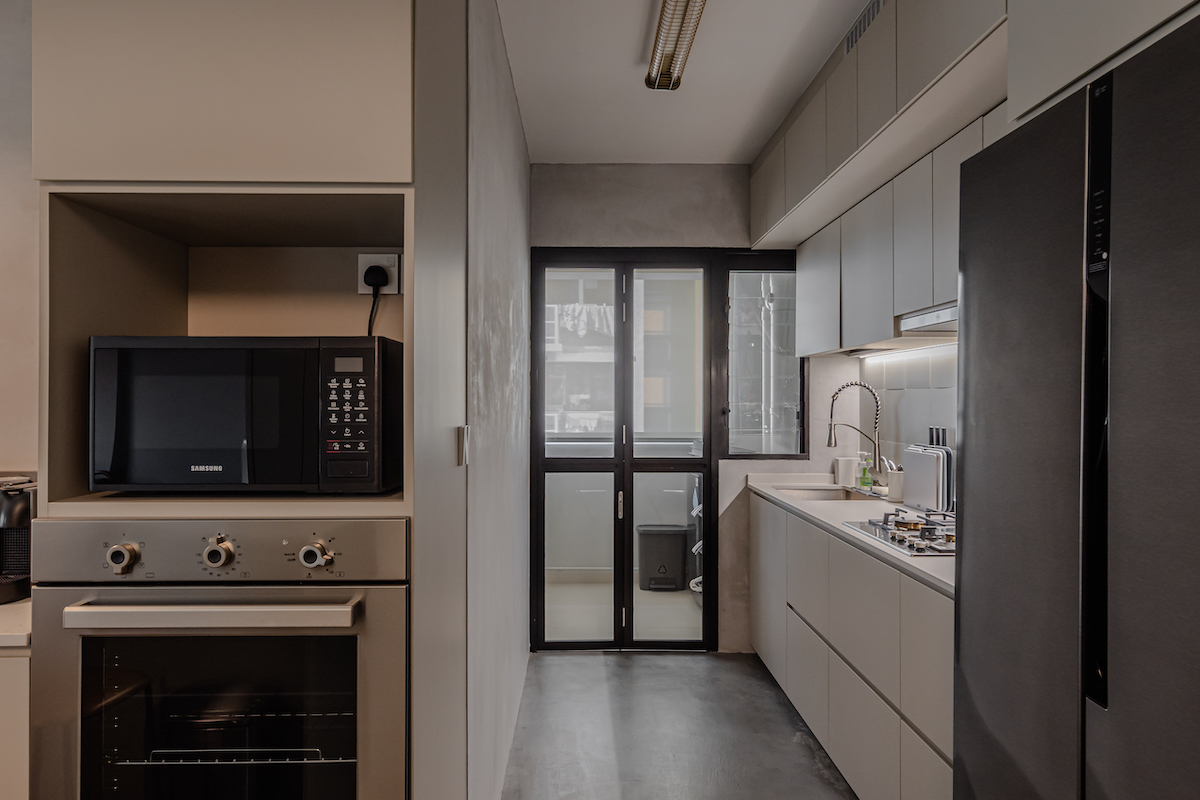 dry kitchen island against the wall