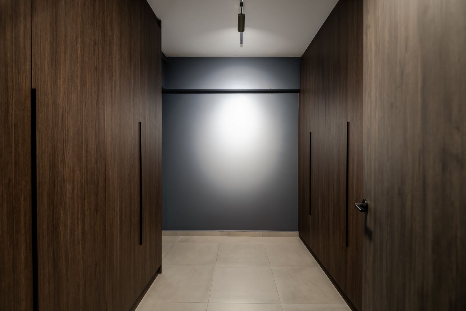 404 Serangoon Ave 1 HDB interior design, 5-room resale hallway