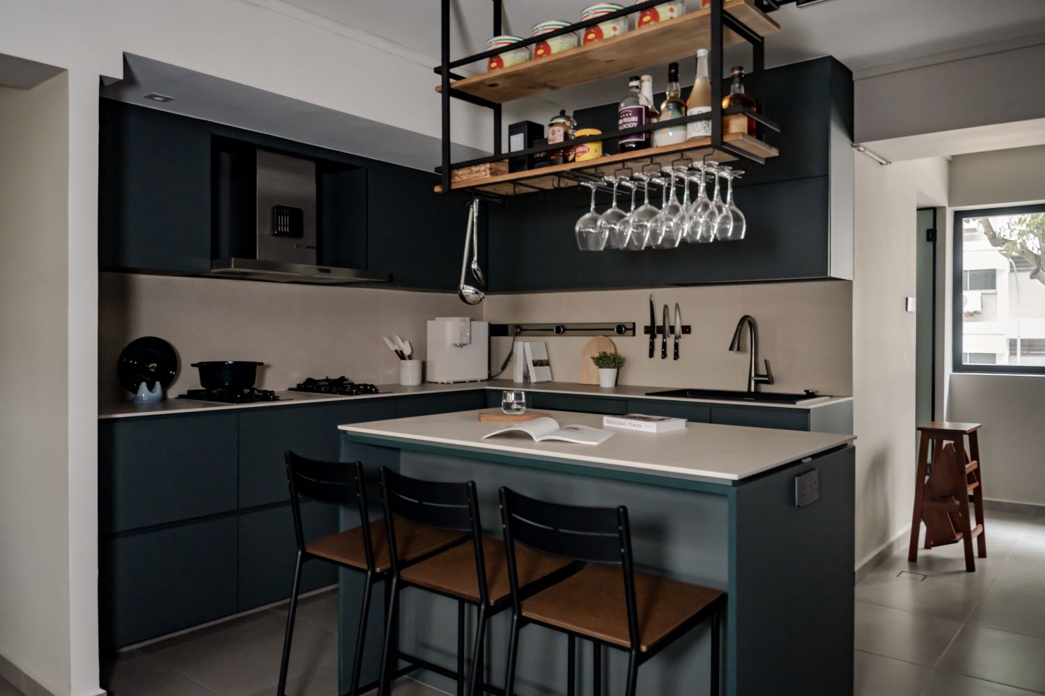 5-room HDB resale, Modern kitchen HDB interior design at 404 Serangoon Avenue 1