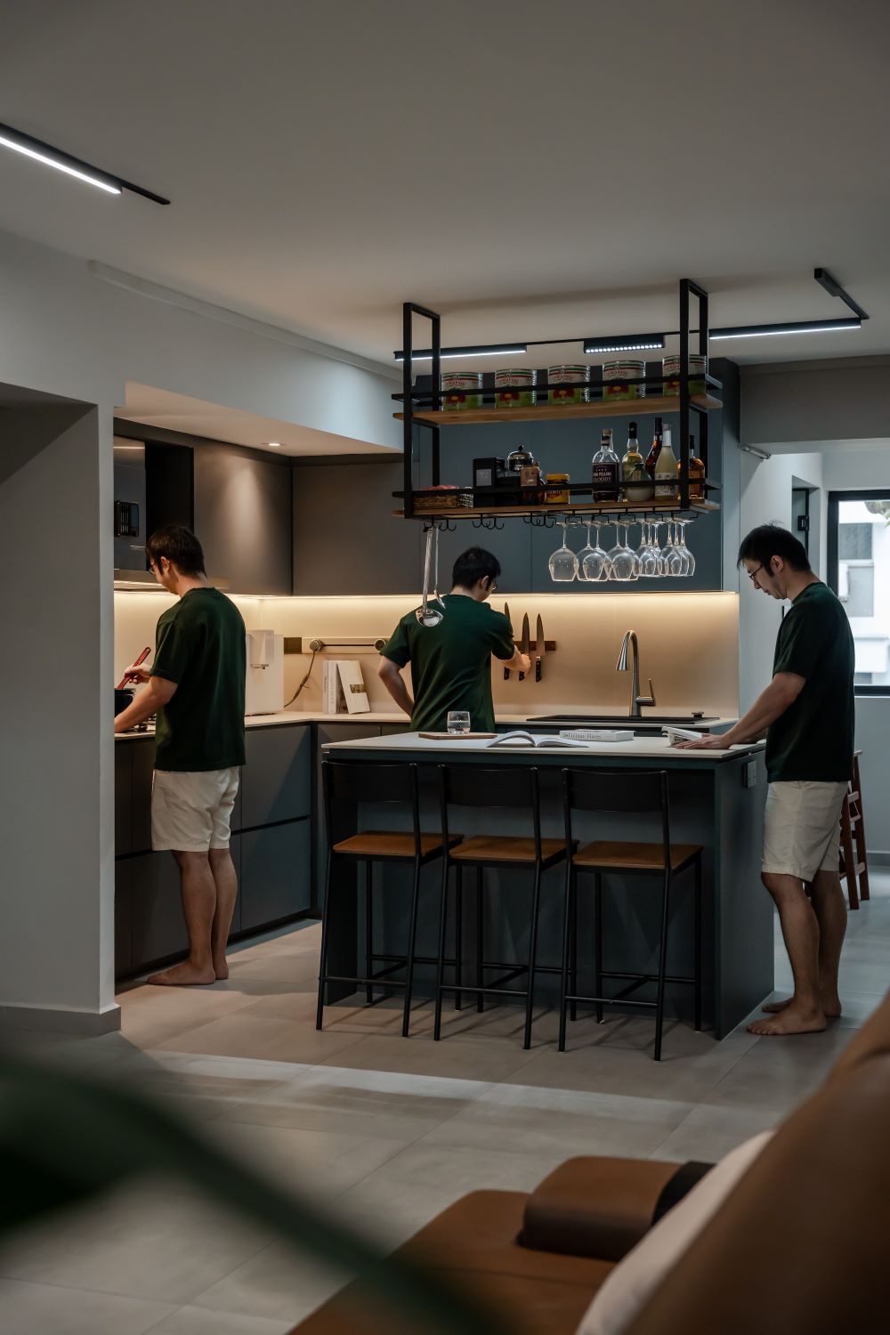 Modern kitchen HDB interior design, 404 Serangoon Ave 1, 5-room resale_4