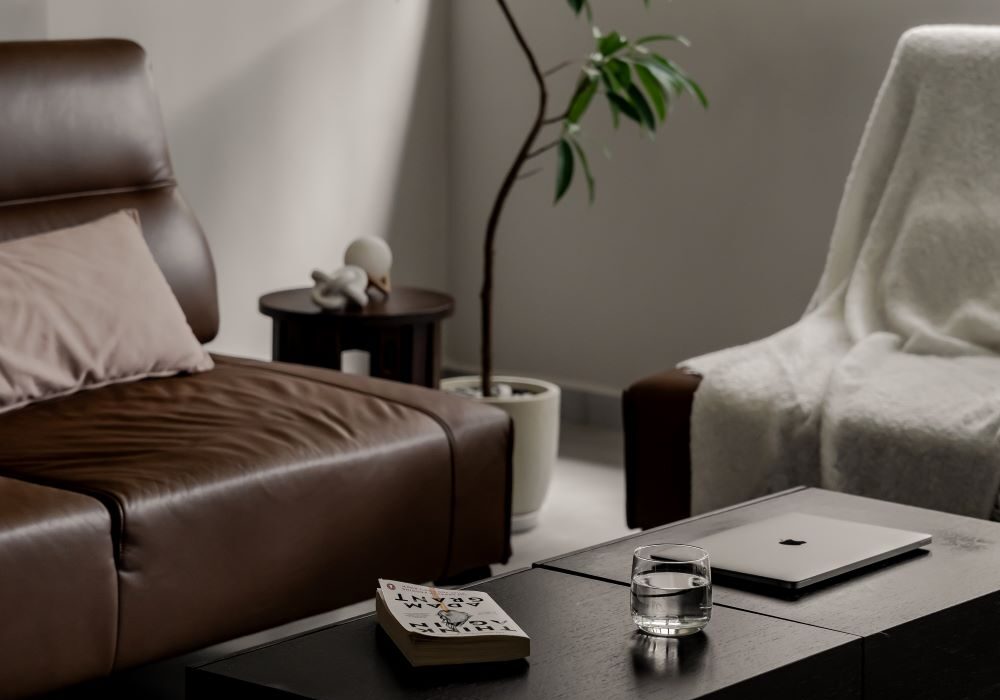 Modern living room HDB interior design, 404 Serangoon Ave 1, 5-room resale_9